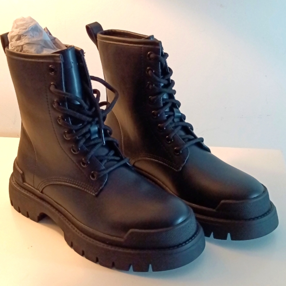 🚨SOLD🚨 !!New Combat Boots!!